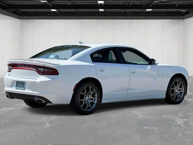 2017 Dodge Charger SXT AWD photo 5