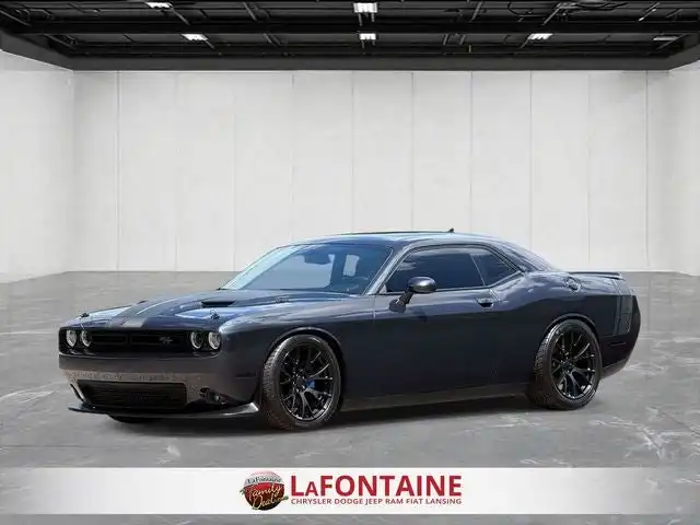 2017 Dodge Challenger R/T's photo