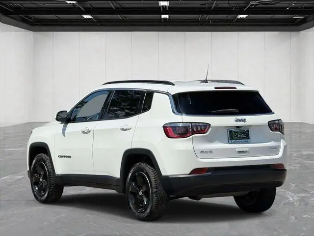 2020 Jeep Compass Latitude 4X4 photo 3
