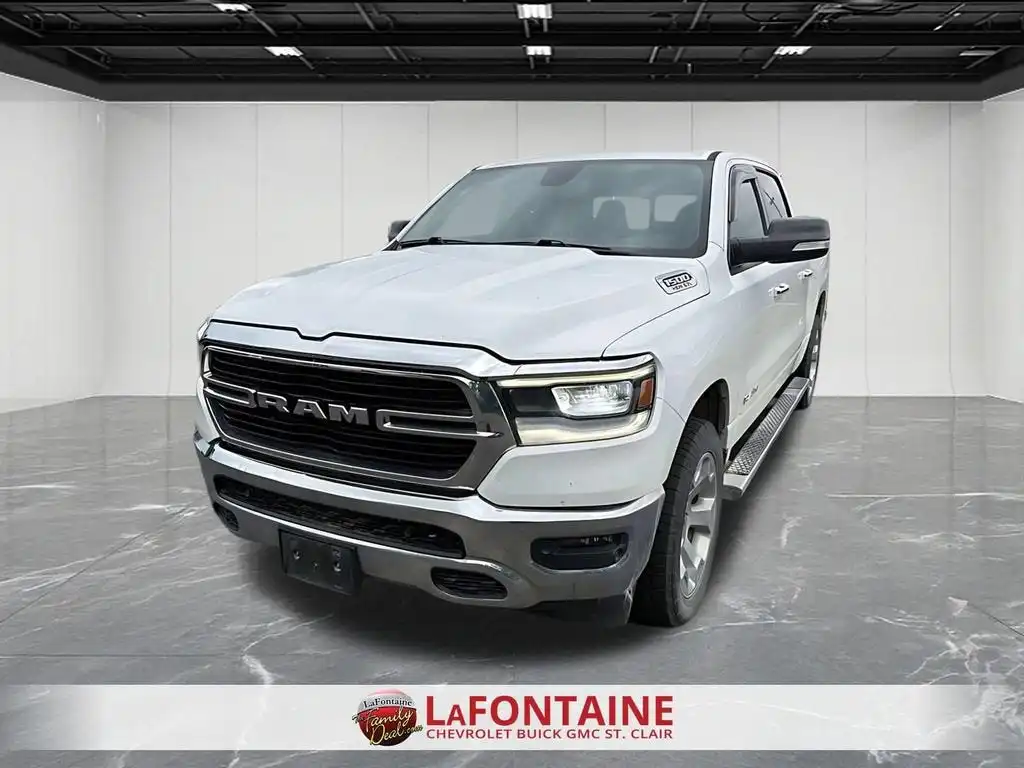 2019 RAM 1500 Big Horn/Lone Star 4x4 Crew Cab 5'7's photo