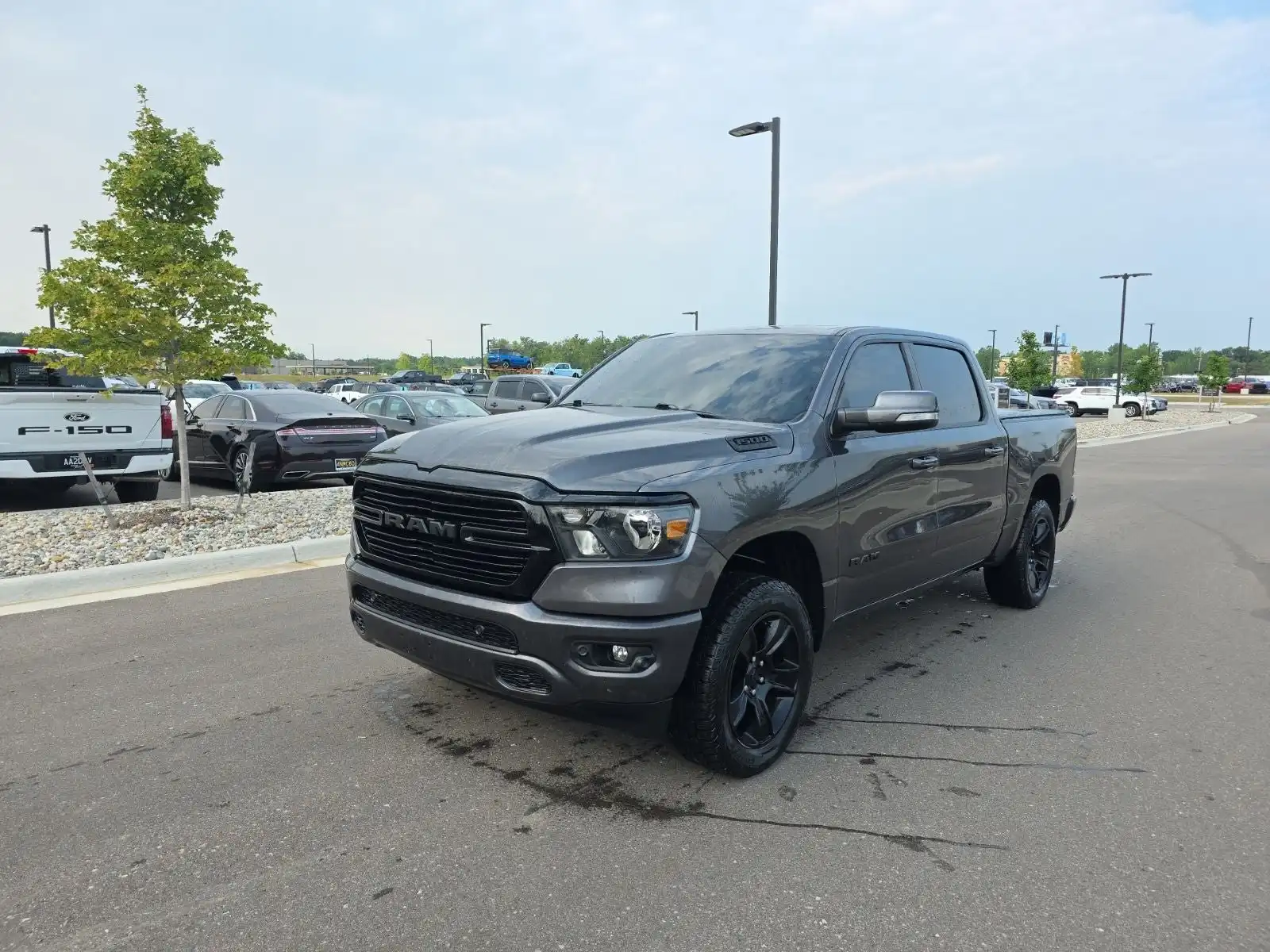 2020 RAM 1500 Big Horn/Lone Star 4x4 Crew Cab 5'7's photo