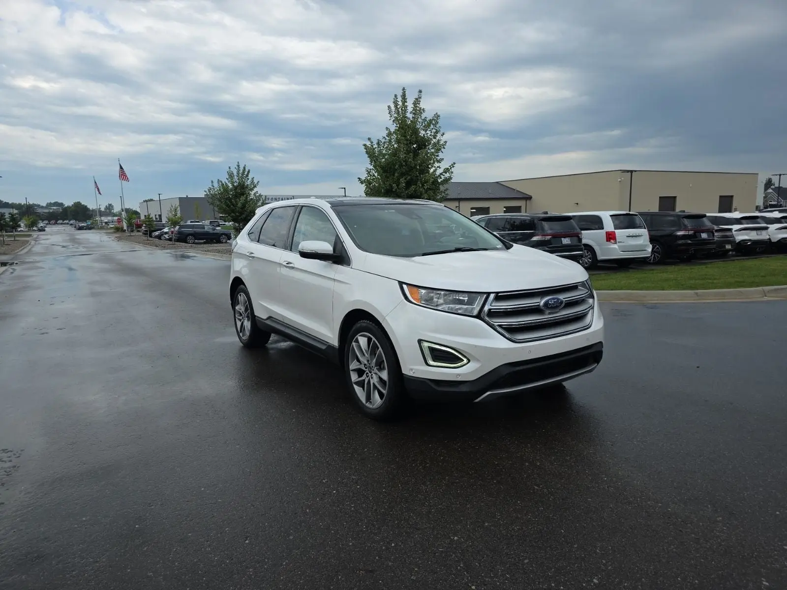 2015 Ford Edge Titanium AWD photo 3