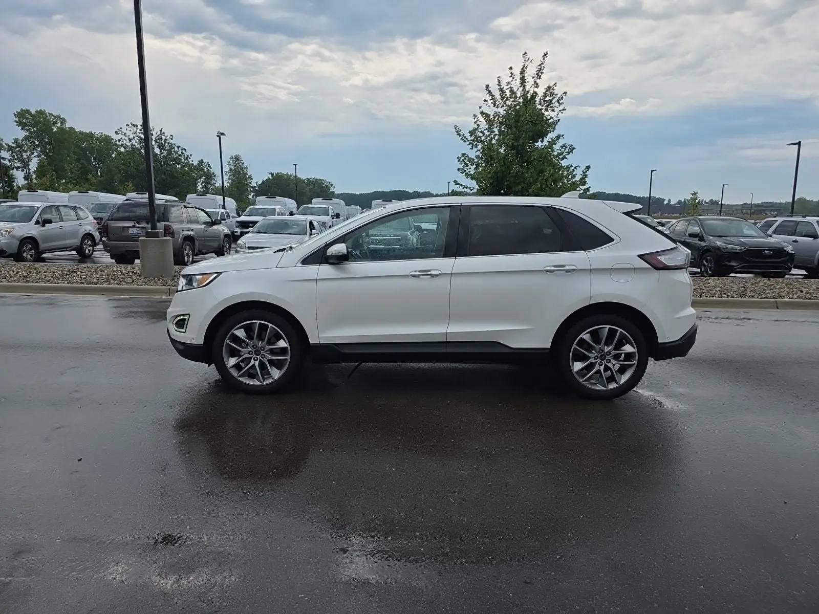 2015 Ford Edge Titanium AWD photo 4