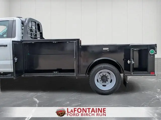 2025 Ford F-450 XL 4x4 Regular Cab 169-In DRW photo 4