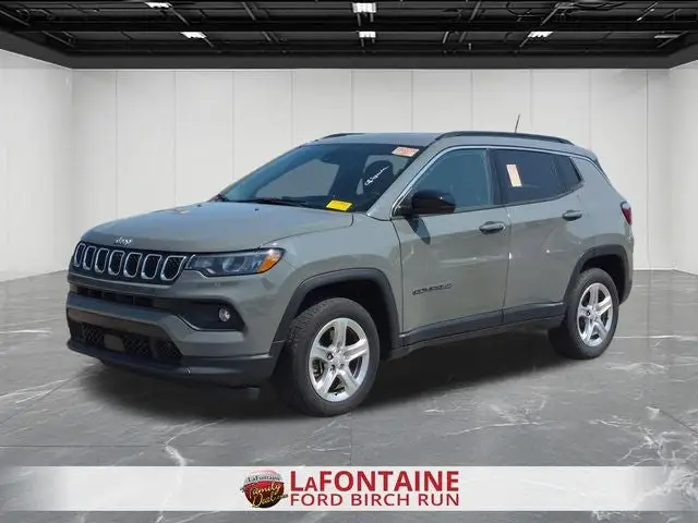 2023 Jeep Compass Latitude 4X4 photo 1