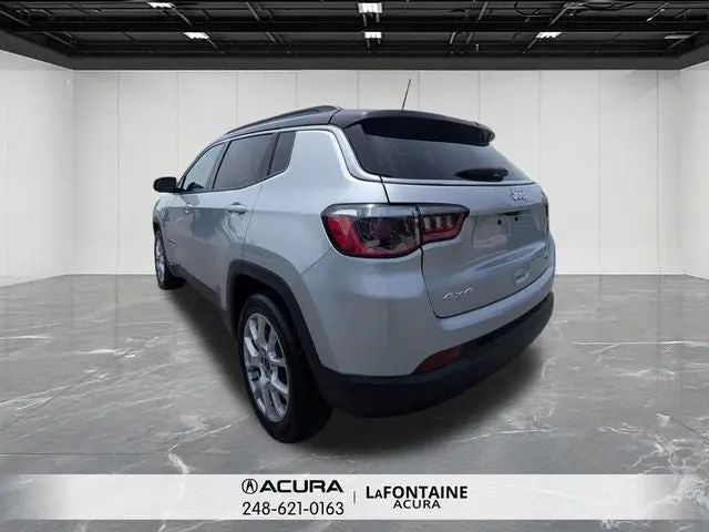 2025 Jeep Compass Limited 4X4 photo 3