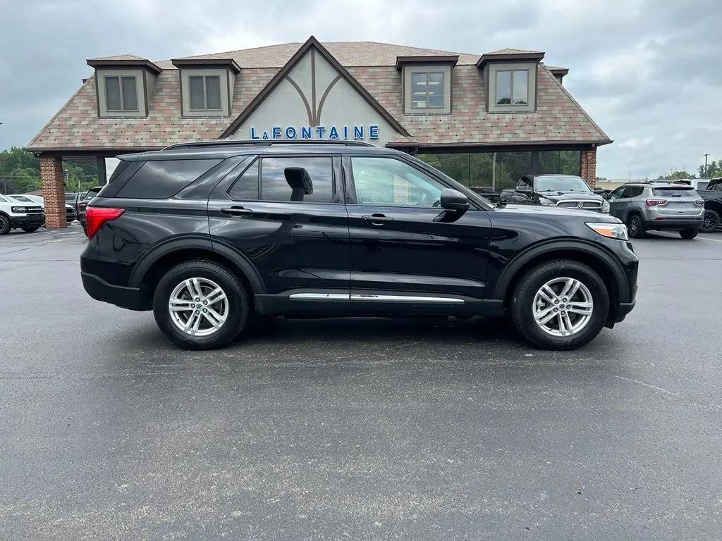 2022 Ford Explorer XLT 4WD photo 4