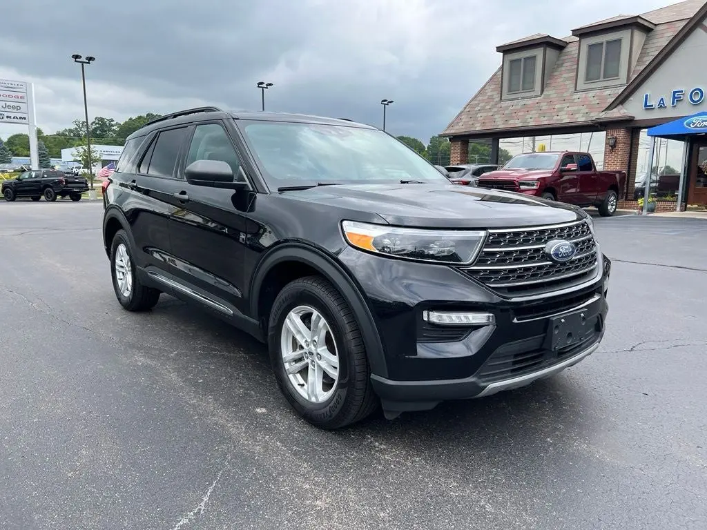 2022 Ford Explorer XLT 4WD photo 5