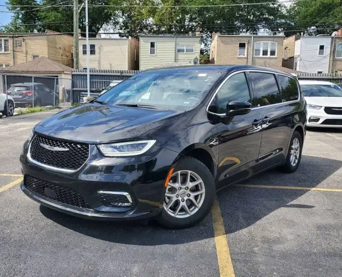 2025 Chrysler Pacifica Select photo 1