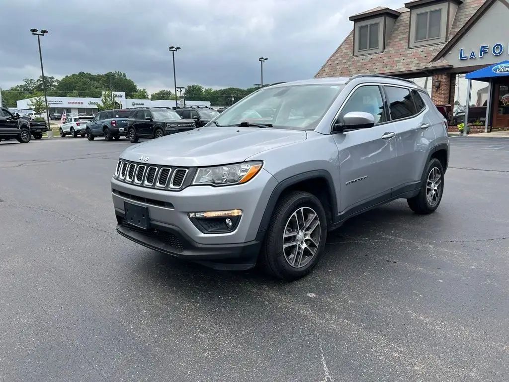 2020 Jeep Compass Latitude 4X4 photo 1