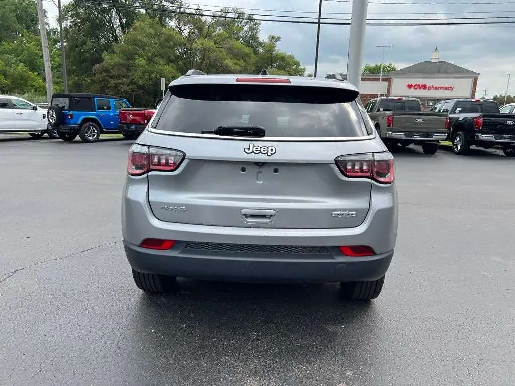 2020 Jeep Compass Latitude 4X4 photo 4