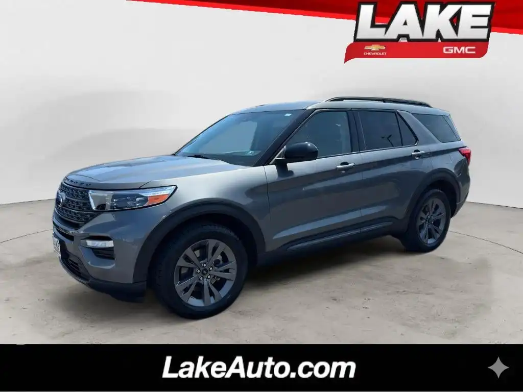 2023 Ford Explorer XLT 4WD's photo