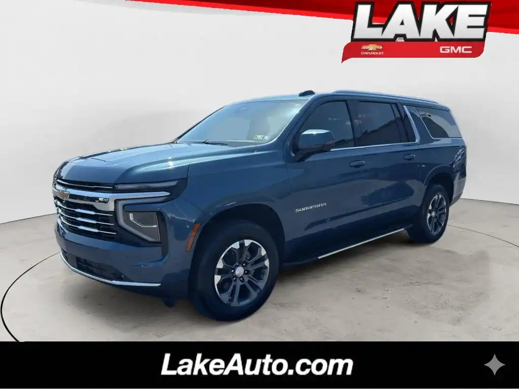 2025 Chevrolet Suburban LT 4WD's photo