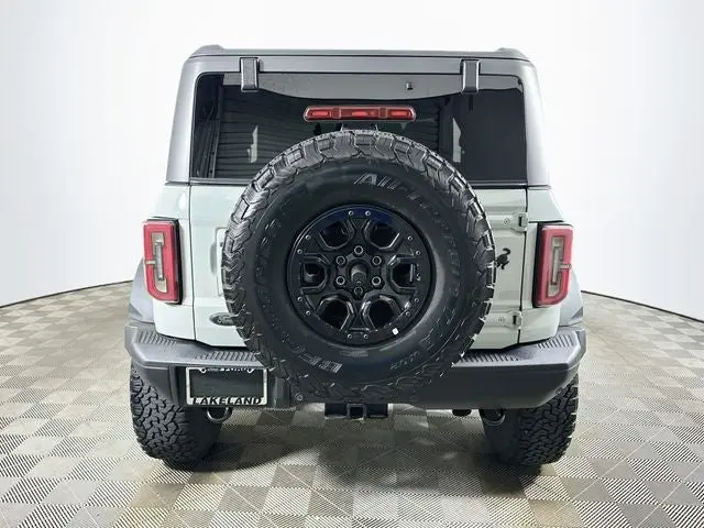 2021 Ford Bronco First Edition Advanced 4x4 photo 4