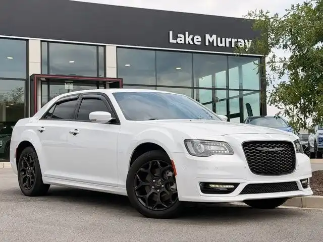 2023 Chrysler 300 Touring L AWD's photo