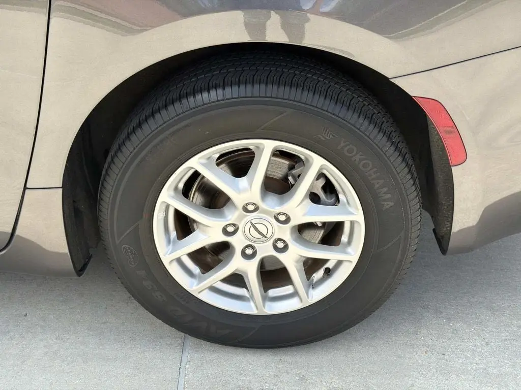 2023 Chrysler Pacifica Touring L photo 4