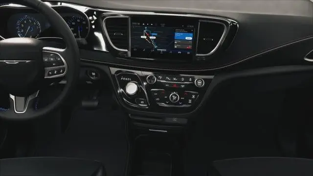 2027 Chrysler Pacifica Select photo 5