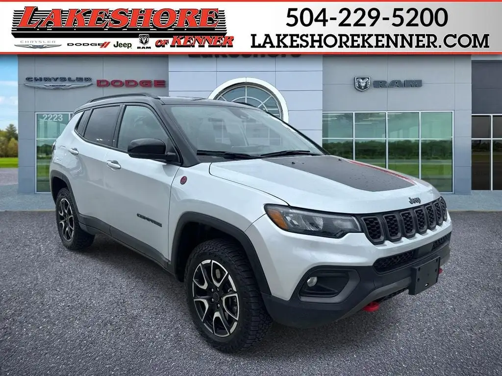 2025 Jeep Compass Trailhawk 4X4 photo 1