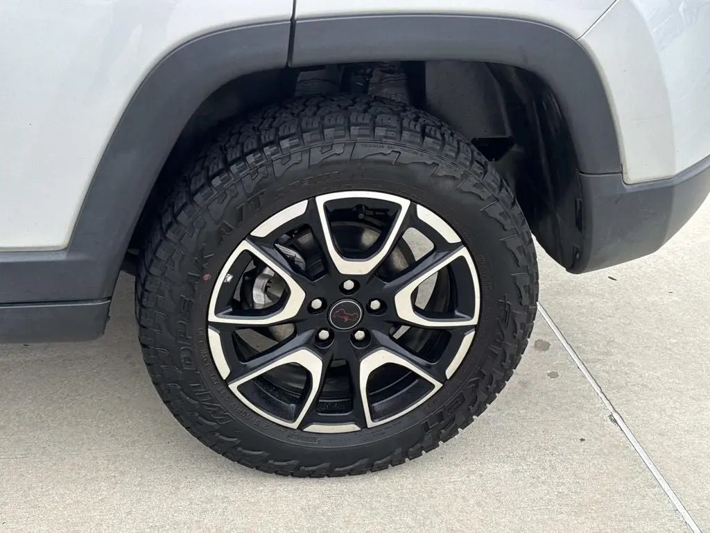 2025 Jeep Compass Trailhawk 4X4 photo 4