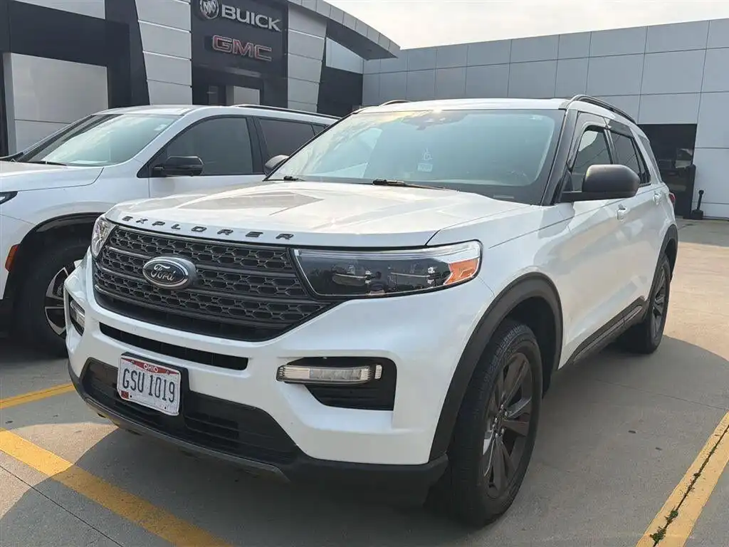 2021 Ford Explorer XLT 4WD's photo
