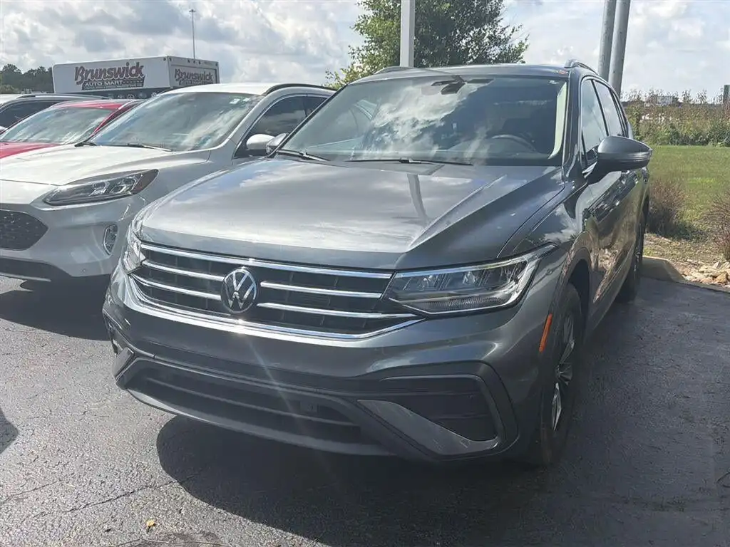2024 Volkswagen Tiguan 2.0T SE's photo