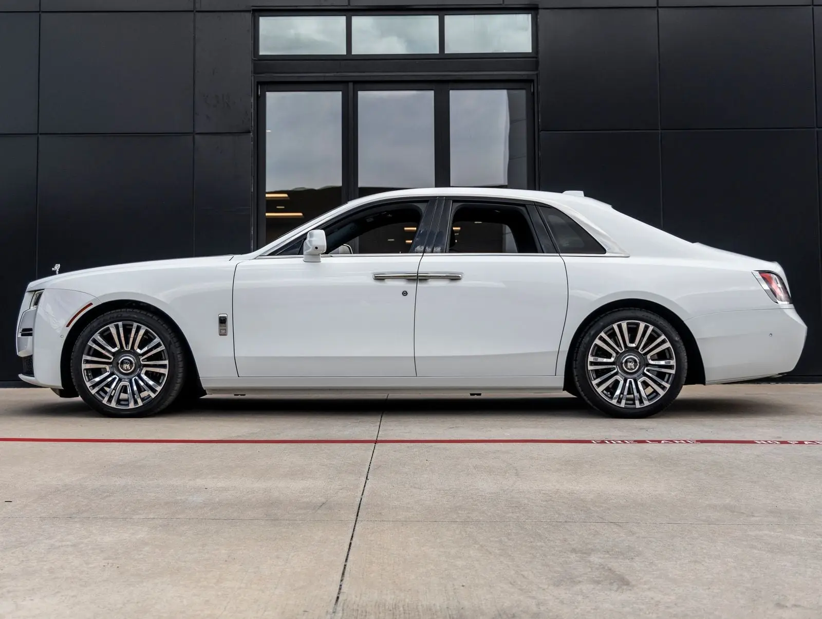 2024 Rolls-Royce Ghost Ghost photo 3