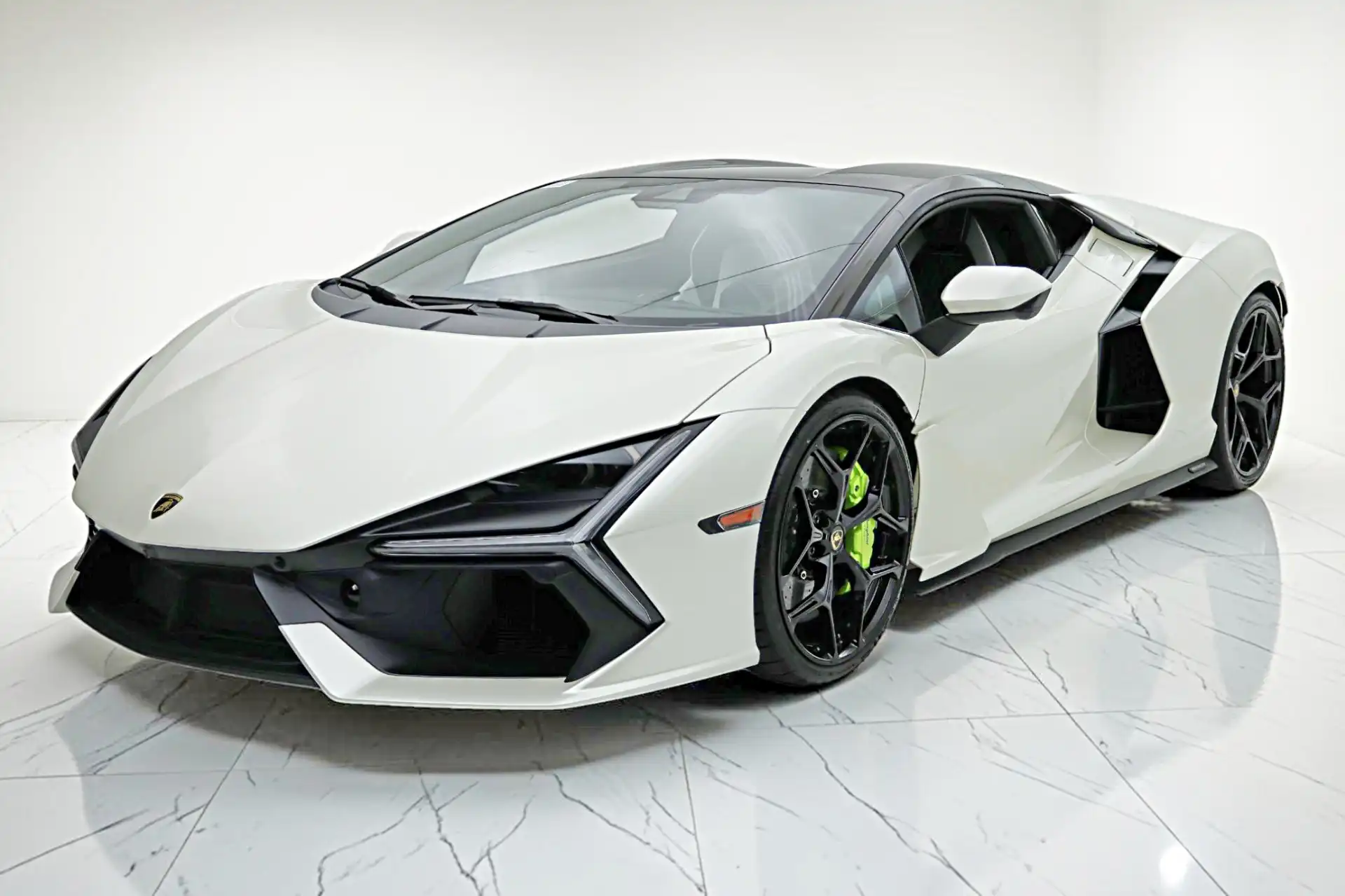 2026 Lamborghini Revuelto 6.5 DCT 4WD's photo