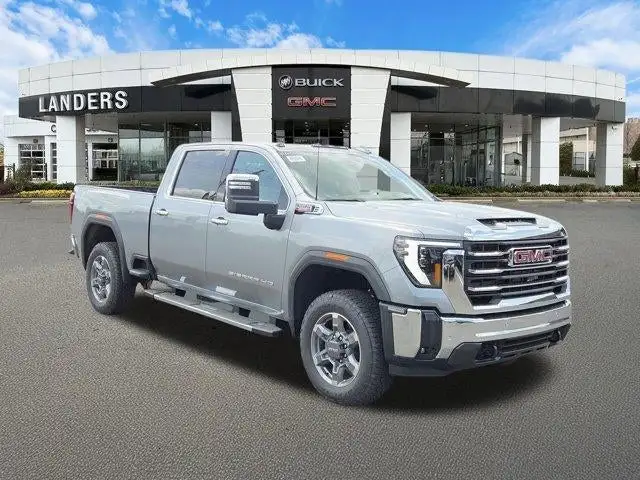 2026 GMC Sierra 4WD Crew Cab Standard Box SLT's photo