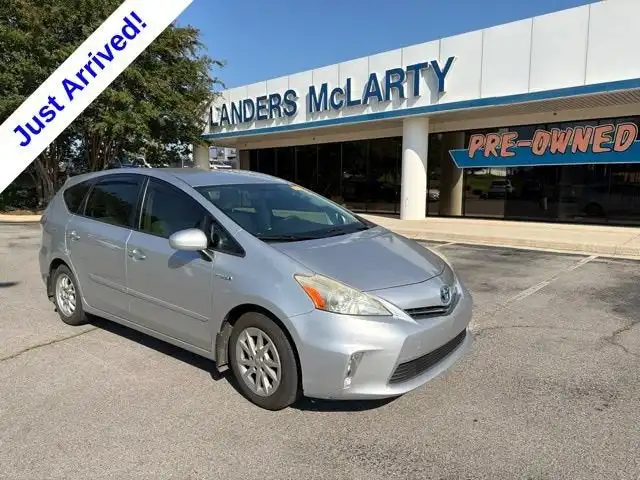 2012 Toyota Prius v Three's photo