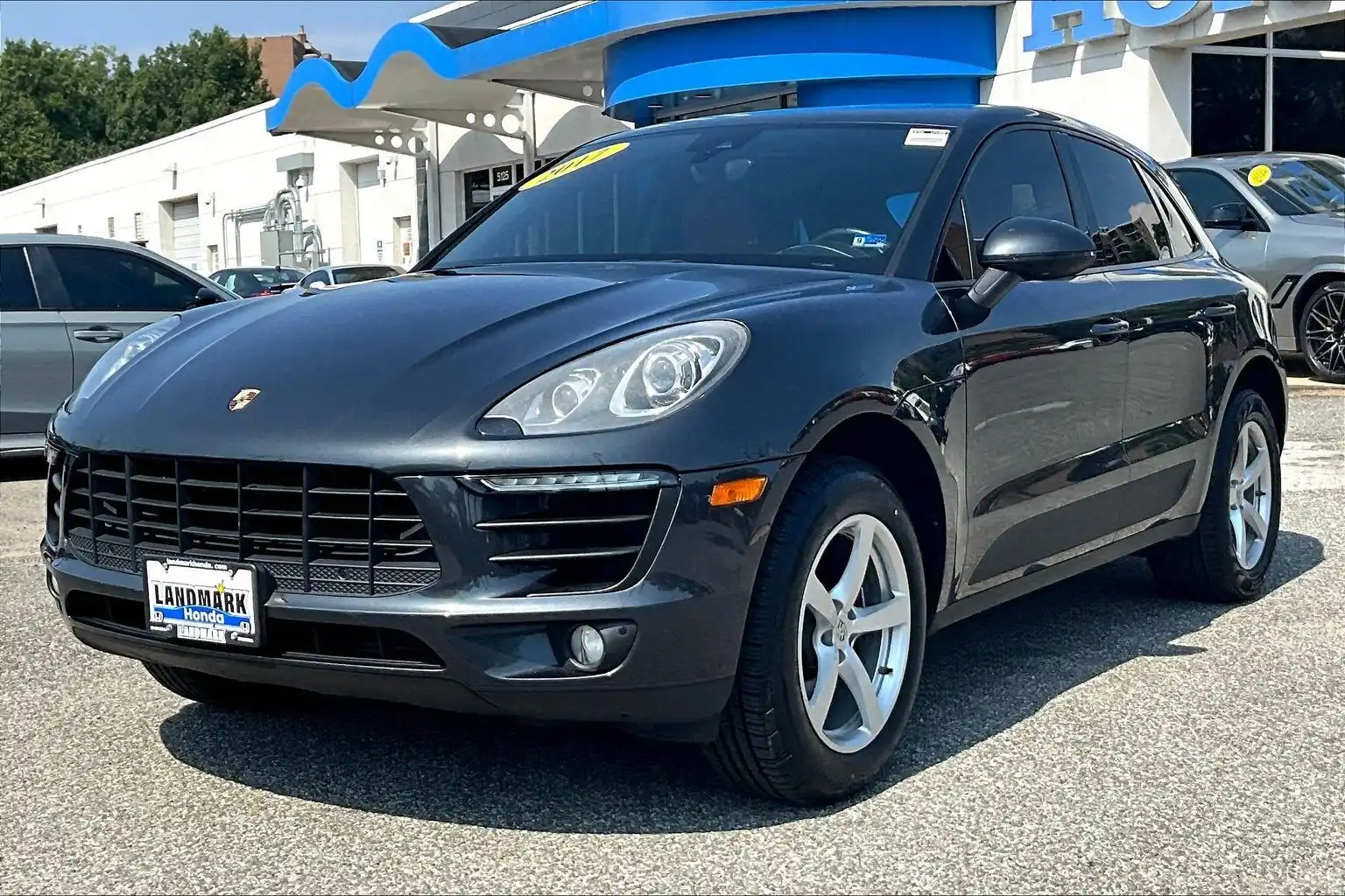 2017 Porsche Macan Base's photo