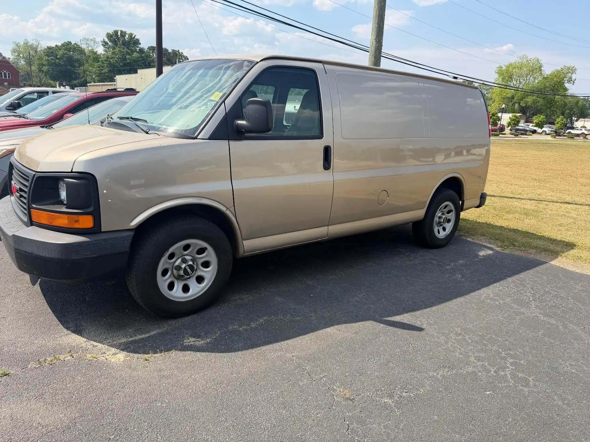 2009 GMC Savana 1500 Work Van's photo