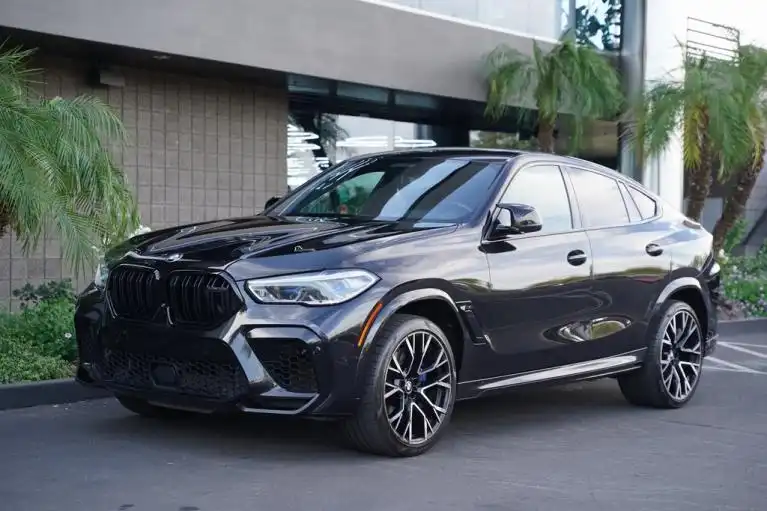2021 BMW X6 M Base's photo