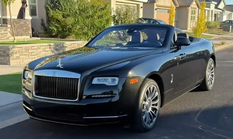 2019 Rolls-Royce Dawn Base's photo