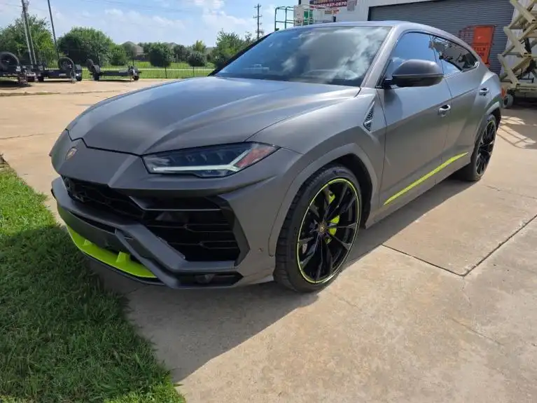 2022 Lamborghini Urus 4.0 V8 Graphite Capsule's photo