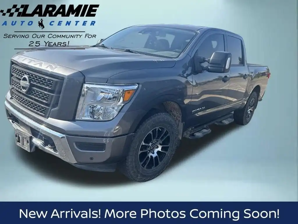 2023 Nissan Titan SV 4X4 Crew Cab's photo