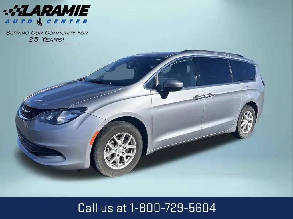 2020 Chrysler Voyager LXI's photo