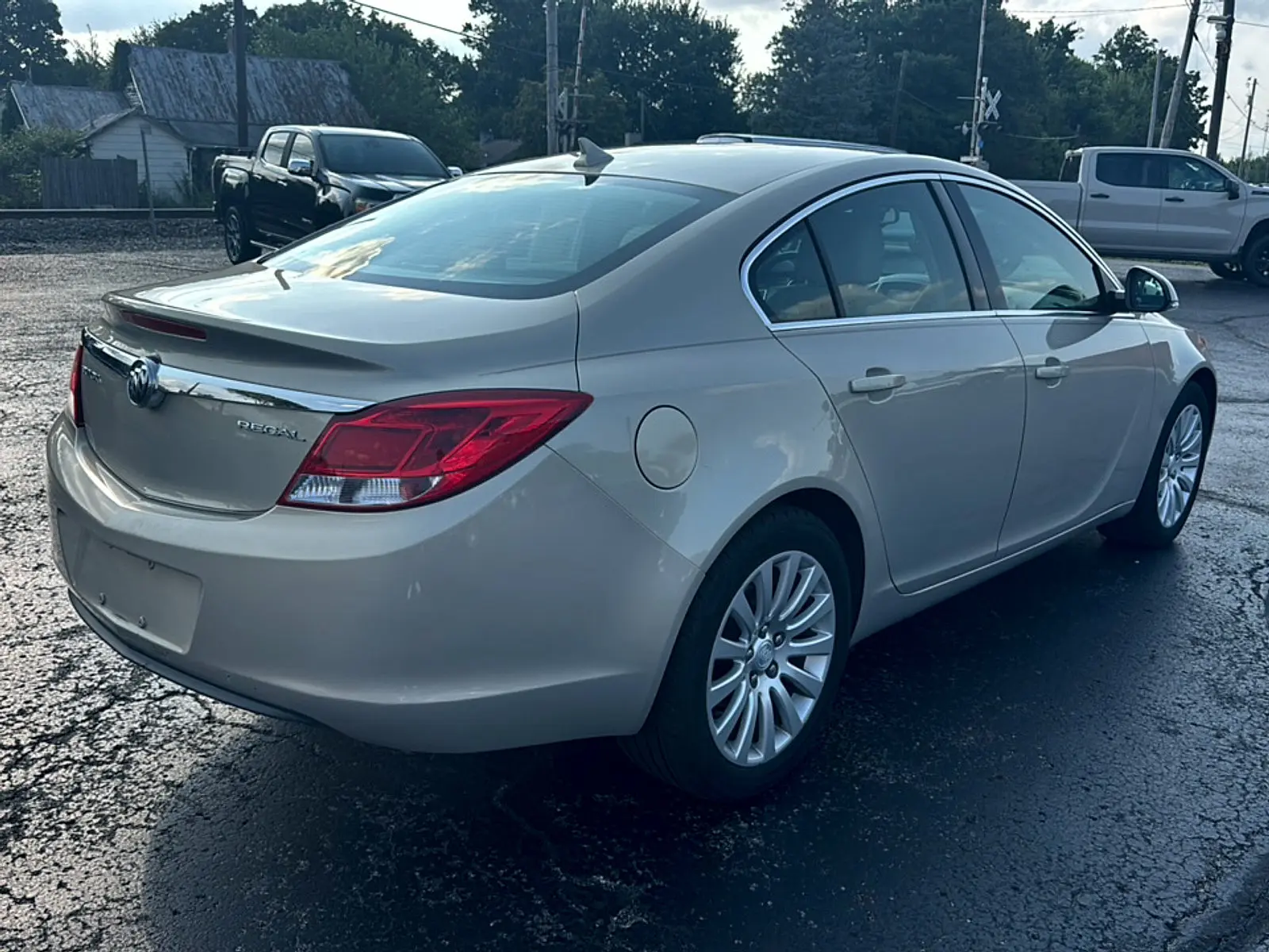 2012 Buick Regal Base photo 4