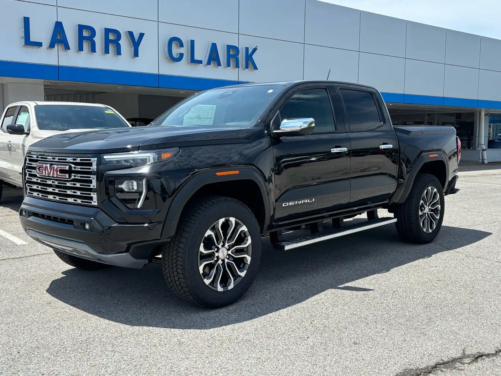 2026 GMC Canyon 4WD Denali Crew Cab Short Box's photo