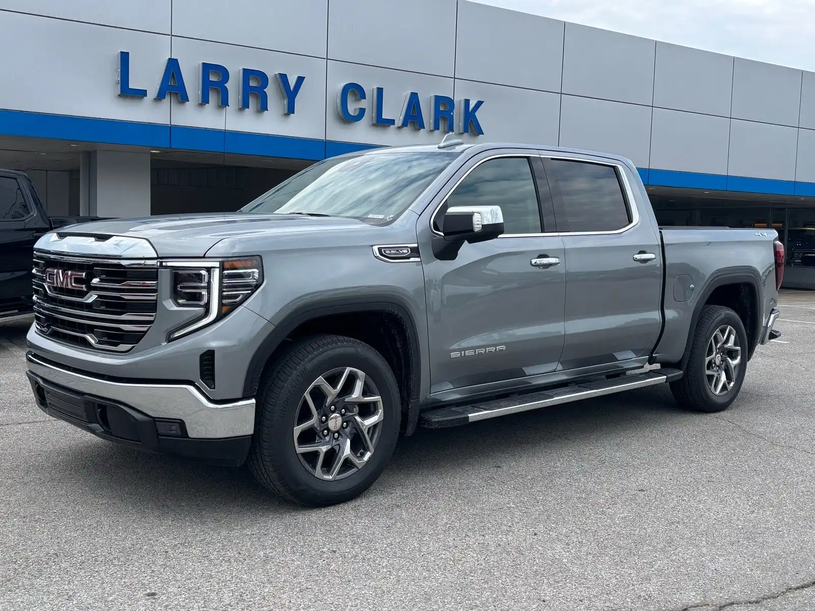 2026 GMC Sierra 4WD Crew Cab Short Box SLT's photo