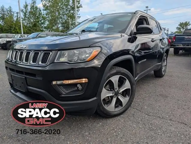 2017 Jeep Compass Latitude 4X4 photo 1