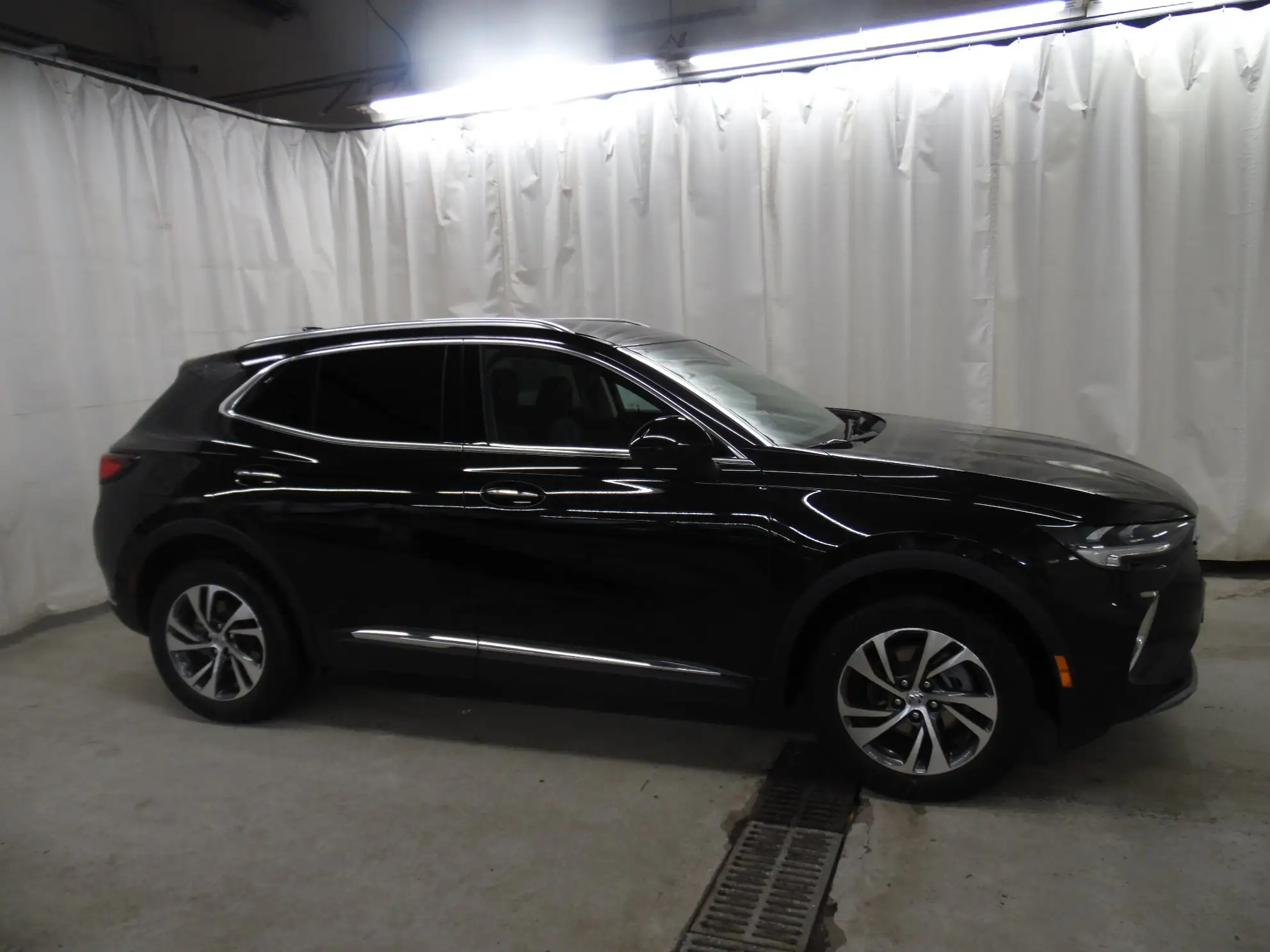 2023 Buick Envision Essence AWD photo 1