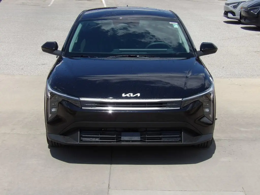 2026 Kia K4 LXS Auto photo 3