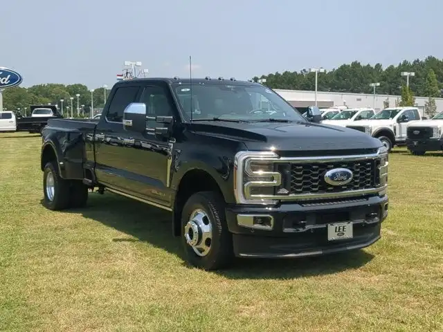 2026 Ford F-350 Platinum 4x4 Crew Cab 8' Box DRW's photo