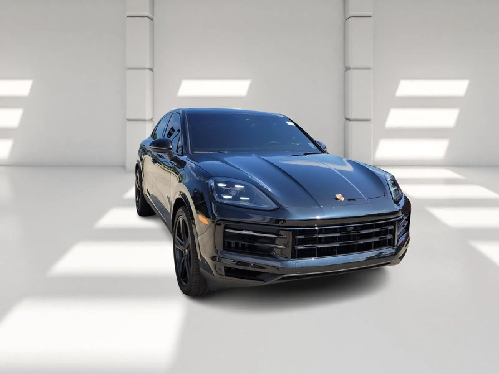 2025 Porsche Cayenne Base photo 4