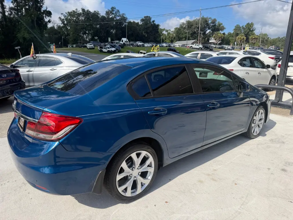 2013 Honda Civic LX Auto photo 4