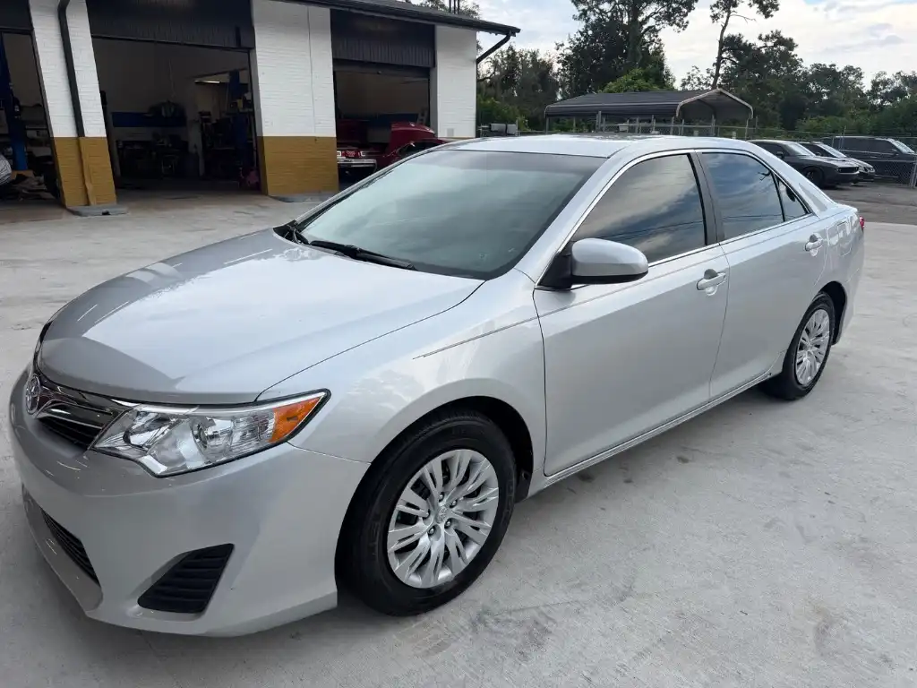 2014 Toyota Camry 2.5 Auto LE's photo