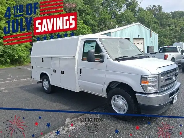 2026 Ford E-Series SRW E-350 Super Duty 138 in WB's photo