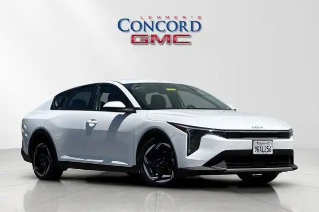 2025 Kia K4 EX AT's photo