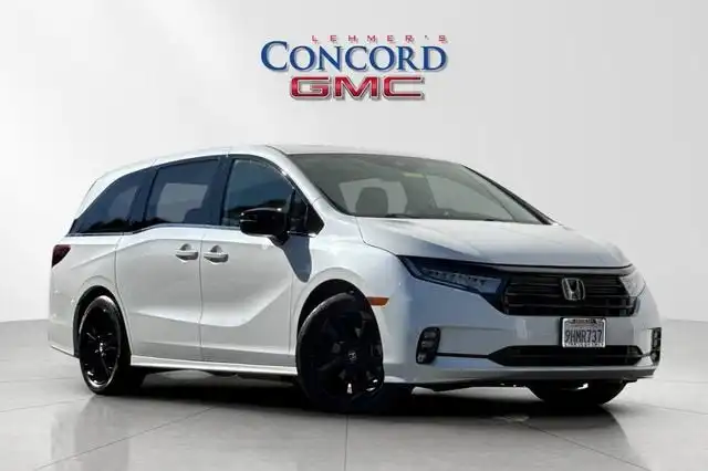 2023 Honda Odyssey SPORT's photo