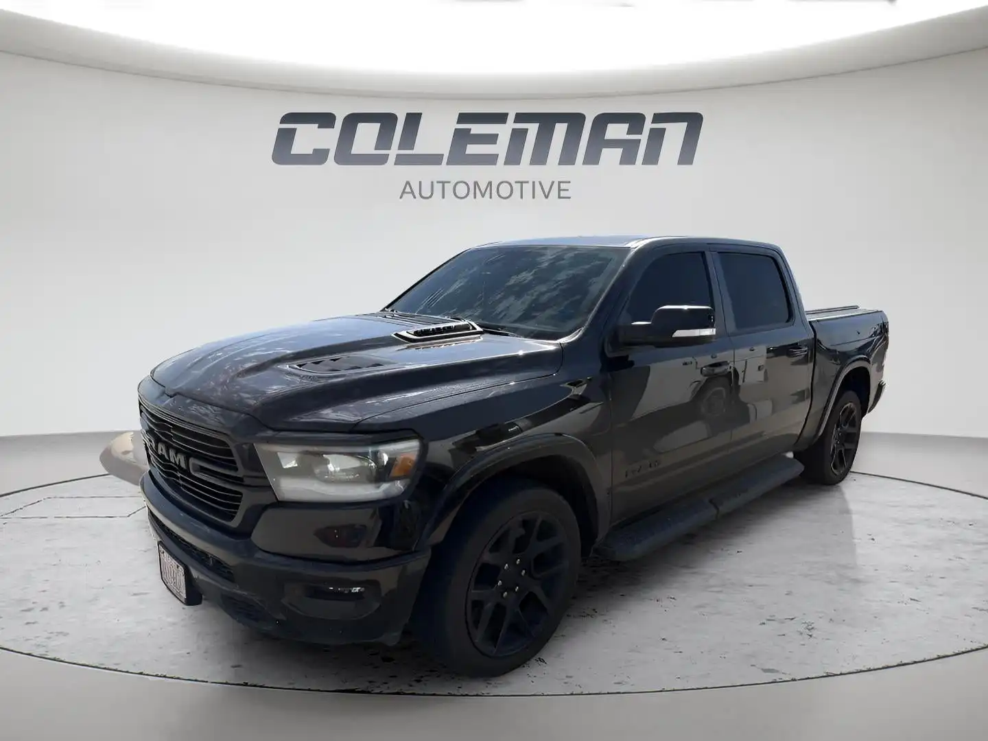 2022 RAM 1500 Laramie 4x4 Crew Cab 5'7's photo